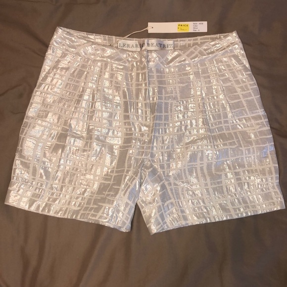 Lerario Beatriz Silver Metallic Shorts Size 6 NWT - Picture 2 of 8